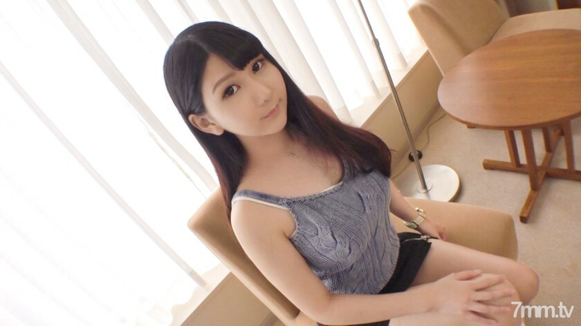 SIRO-3944 20岁的少女依旧天真无邪。一个年轻人被一个和他父亲一样大的老人吞噬。 网络AV应用→AV体验拍摄1083