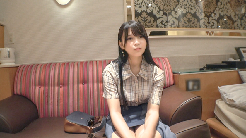 SIRO-5602 一个面容安静的普通女孩 Yua