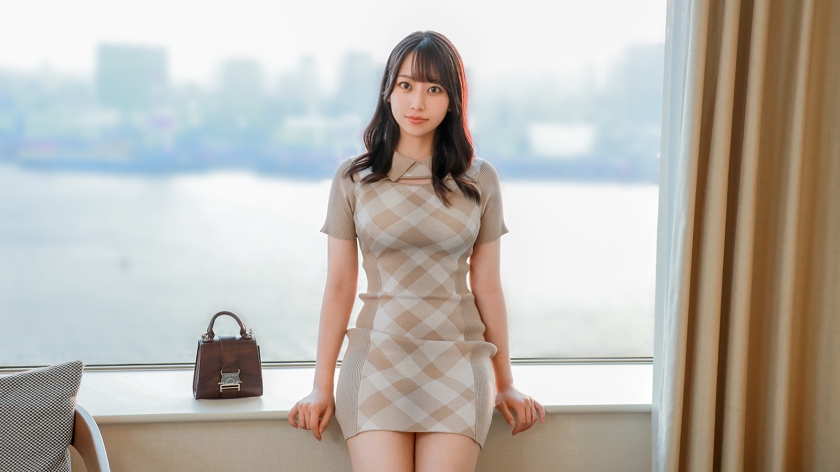 SIRO-5611 虽然只有23岁，但她拥有完美性感的身材！千夏